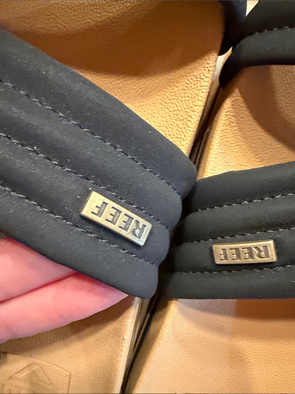 Reef NWOT Double Strap Slides in Tan and Black - Picture 7 of 8
